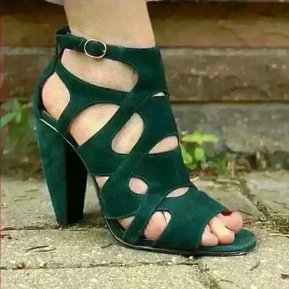 Steve Madden Shoes - Suede  heels